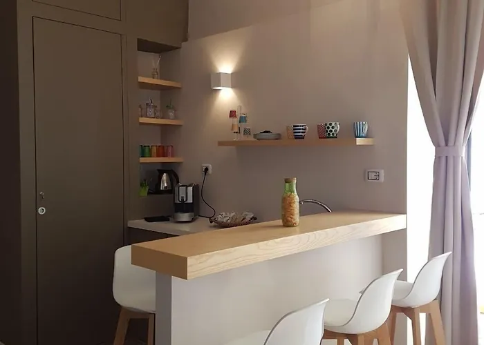 La Banchina Holiday Rooms Trani